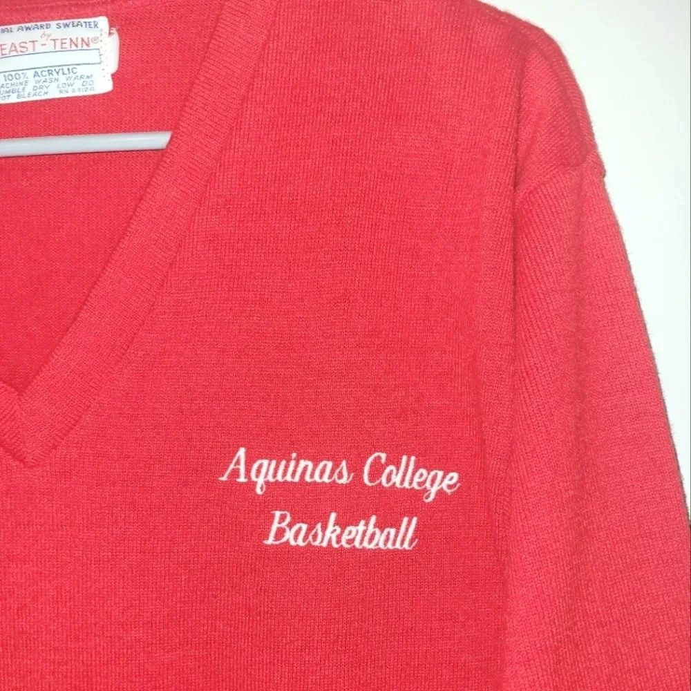 Aquinas College Basketball Vintage Official Award Sweater East-Tenn 100% Acrylic